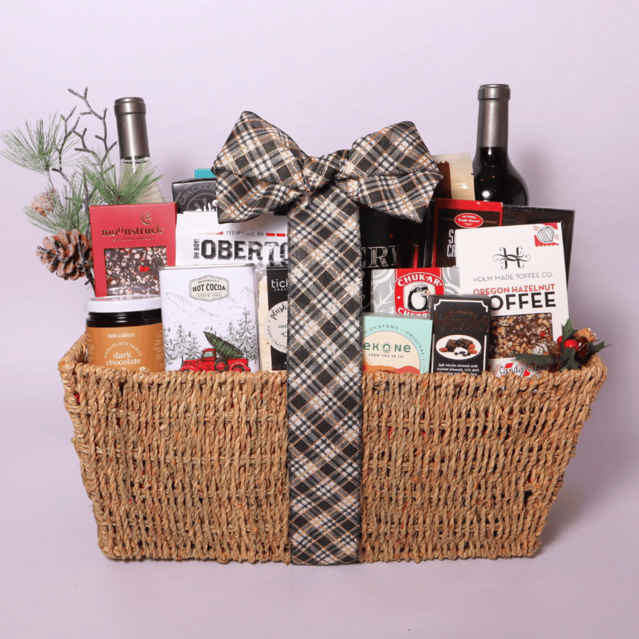 Washington snack gift basket for Christmas gifts. Includes wine, crackers cheese, chocolate and snacks.