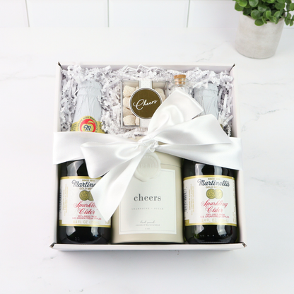 Seattle celebration gift basket packaging with Martinelli’s sparkling cider gift set